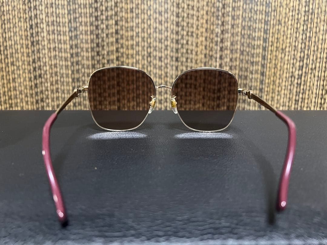 GUCCI スクエアサングラス GG1089SA 002
