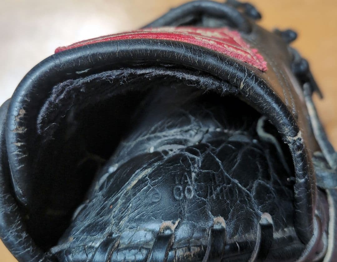 硬式用Rawlings The Gold Glove ブラックグローブ　中古