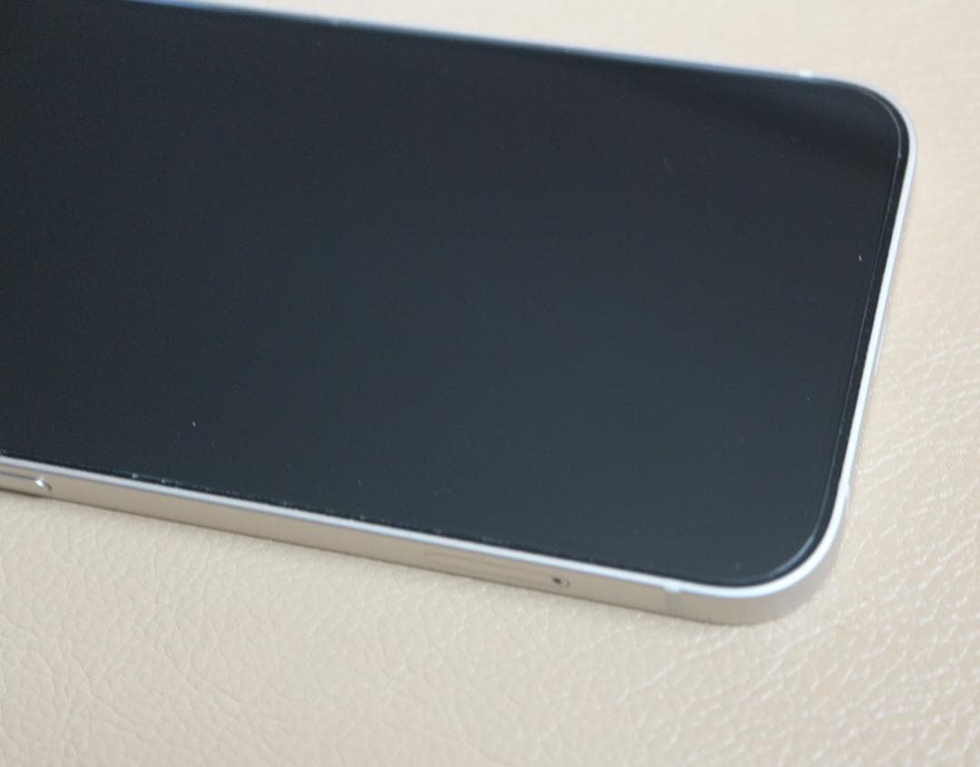 iphone12、64GB、白、SIMフリー、手帳型カバー、液晶保護フイルム付き