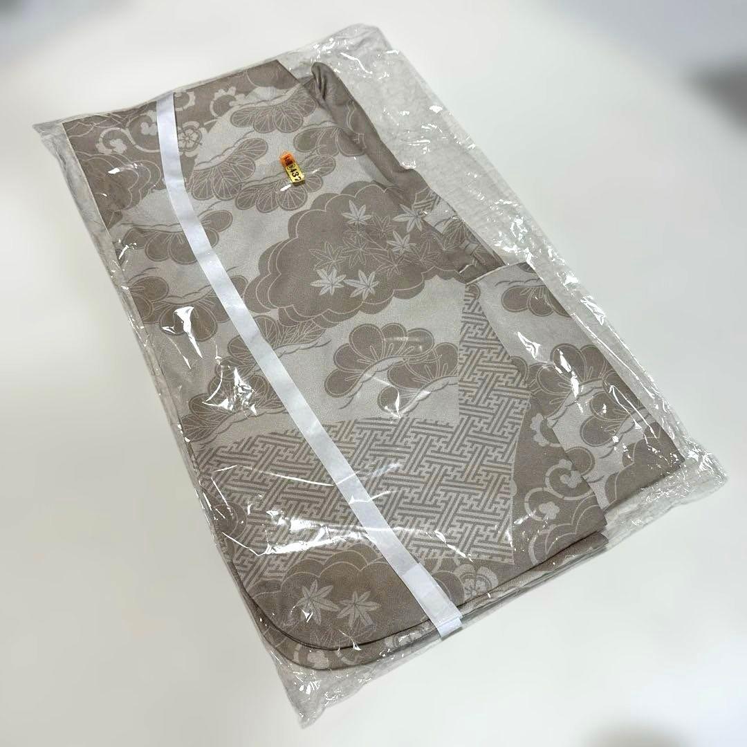 utataneひよこ商店七五三３歳用被布コートセット男の子ベージュ金彩×松文様