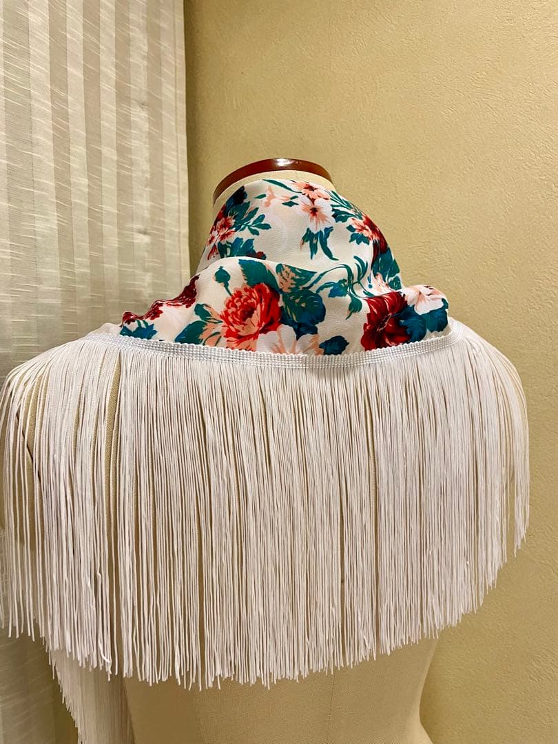 赤ベビーピンクバラ柄　オフ白フレコ　フラメンコ　衣装