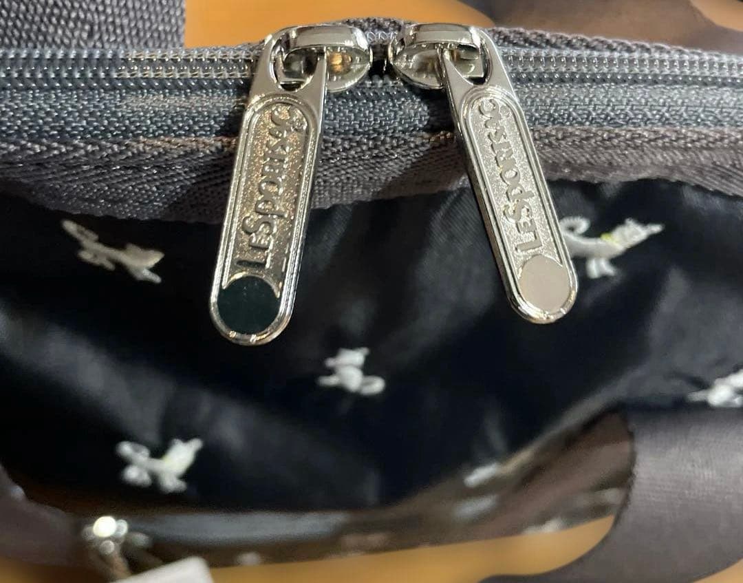 【新品】LeSportsac バックパック　猫刺繍