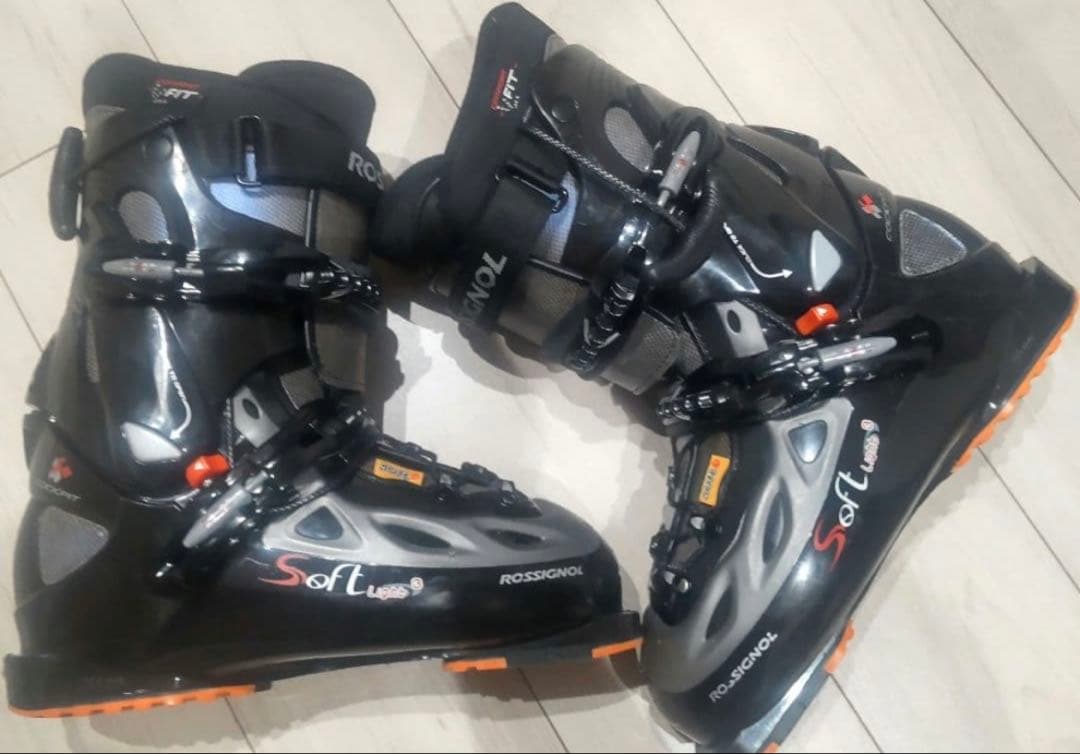 ROSSIGNOL ロシニョール　スキーブーツ　Soft Light3
