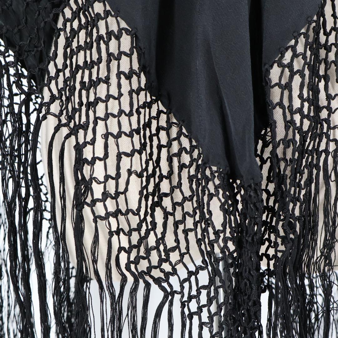 フラメンコ衣装】ブラック シージョ マントン フレコ 黒 花柄 赤 刺繍