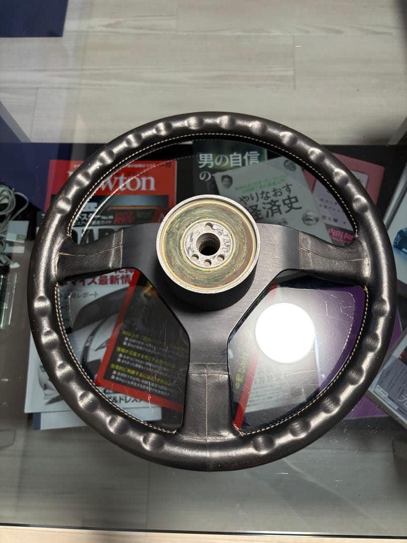 MOMO 3スポーク ステアリング フェラーリ308