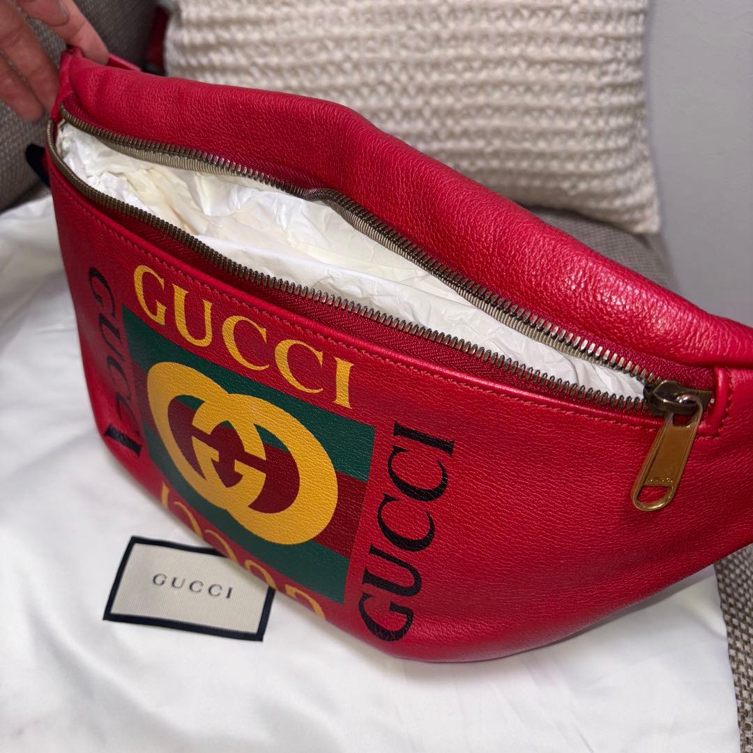 GUCCI 赤 ボディバッグ ロゴプリント ウエストポーチ レザー