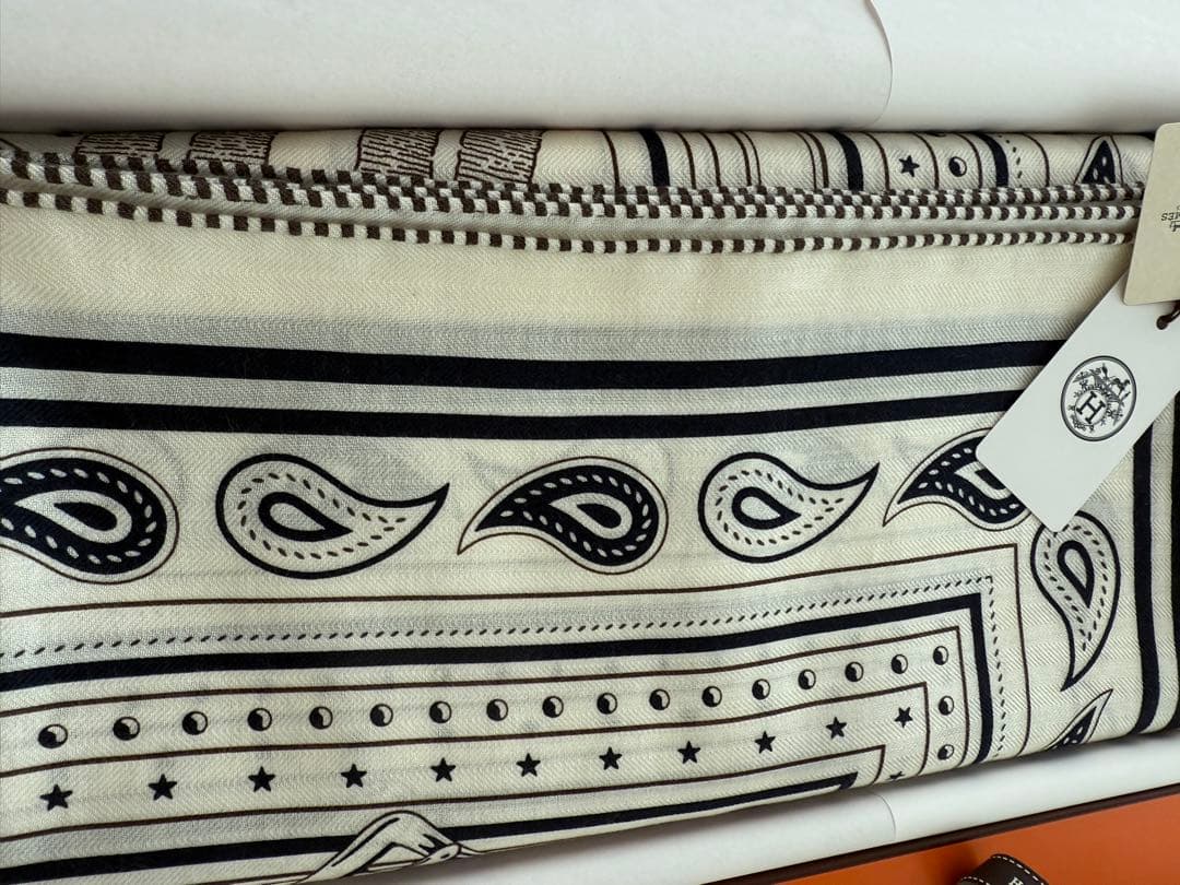 新品未使用　エルメス　2026新作　カレジェアン 《馬銜・バンダナ》本物保証