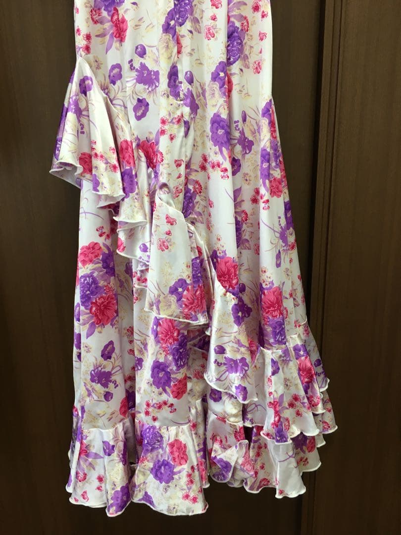 フラメンコ　ワンピース　ドレス　フラワー　花柄　袖フリル　赤　白