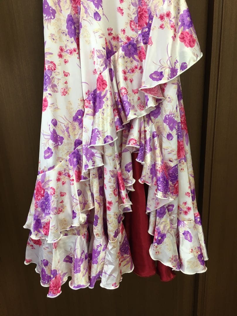 フラメンコ　ワンピース　ドレス　フラワー　花柄　袖フリル　赤　白