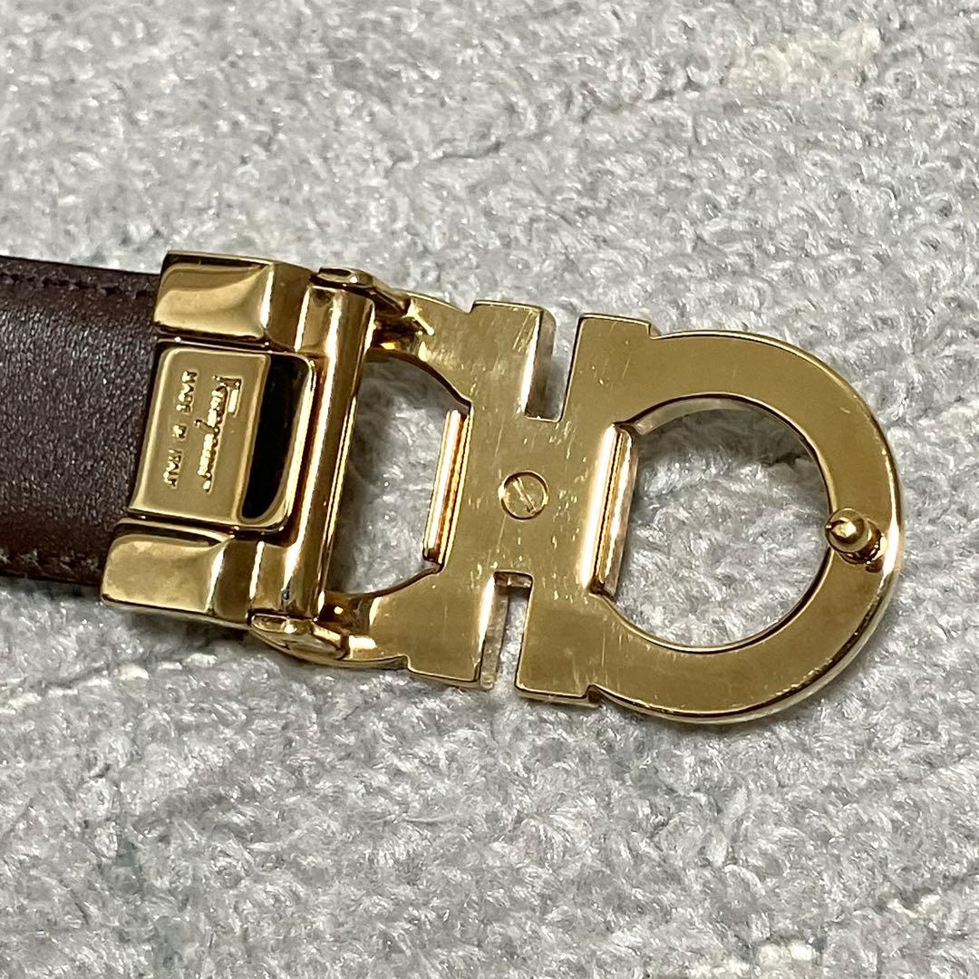 フェラガモ［ガンチーニ］ベルト　ゴールド金具　デカロゴ　レザー　レディース