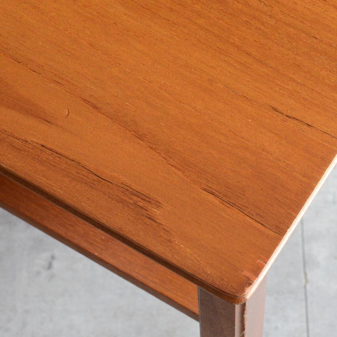 イギリスヴィンテージ チーク ローテーブル コーヒーテーブル 棚付き 再塗装済