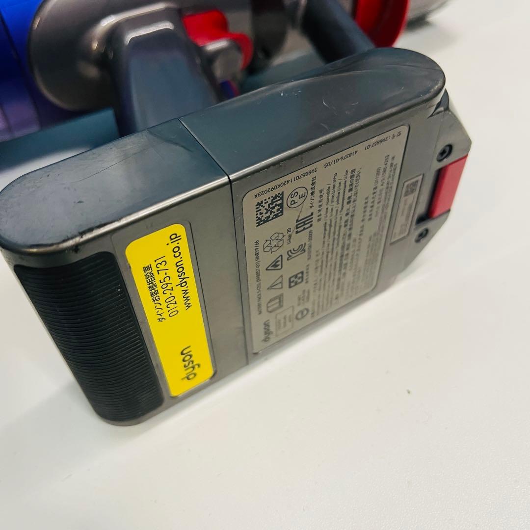 ダイソン SV18 ヘッドローラーとチャージャー付き