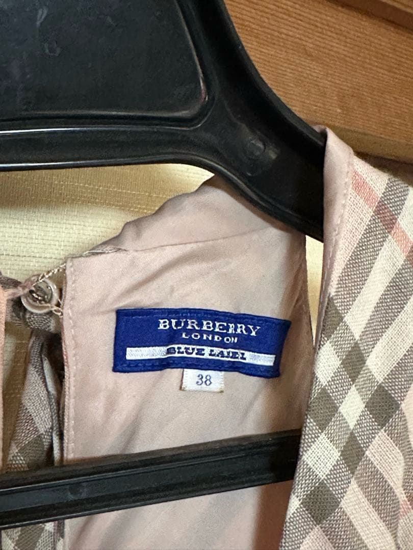 バーバリーブルーレーベル　ピンク系ホルダーネックワンピース