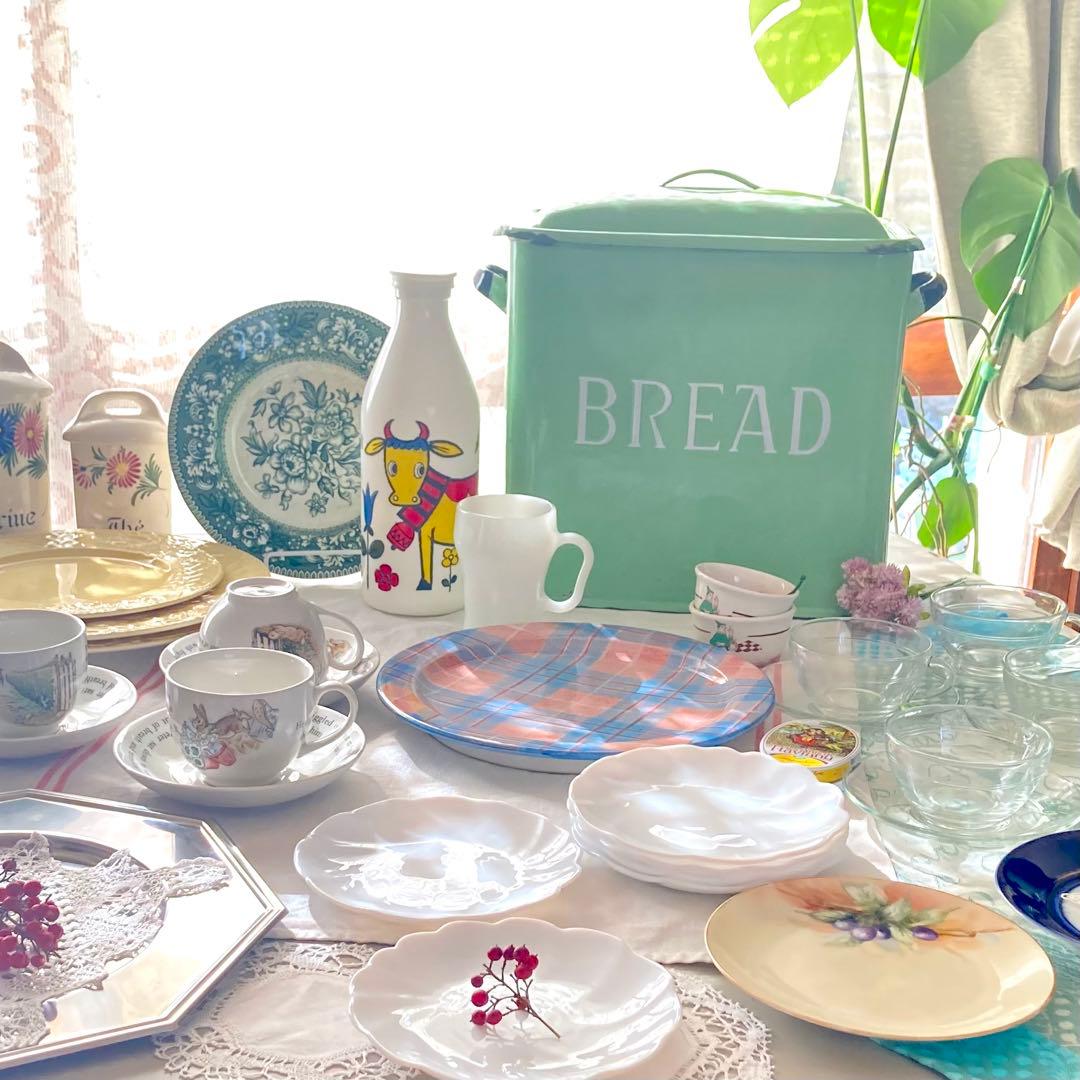 希少✧イギリスアンティーク　かわいいミントグリーンBREADホウロウ缶˚✧₊⁎✧