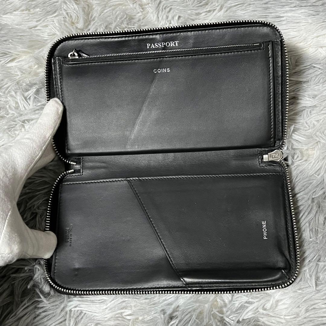 FENDI フェンディ ラウンドファスナー 長財布 トラベルウォレット