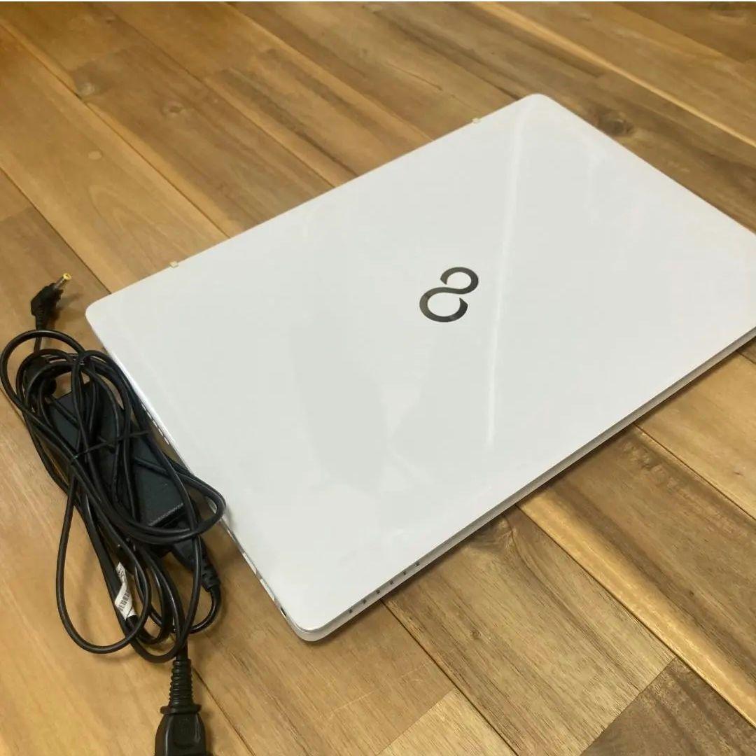 本日限りの価格！FMV LIFEBOOKAH77　FMVA77B1Wホワイト