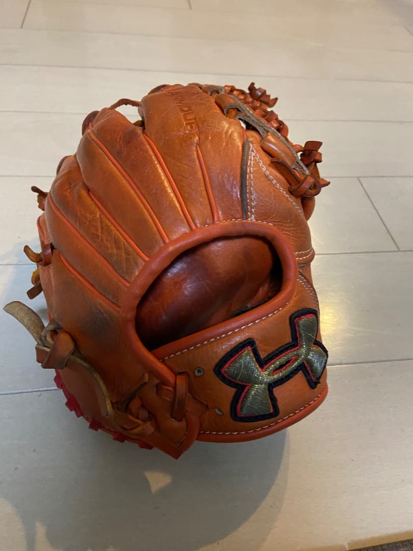 Under Armour 少年軟式グローブ