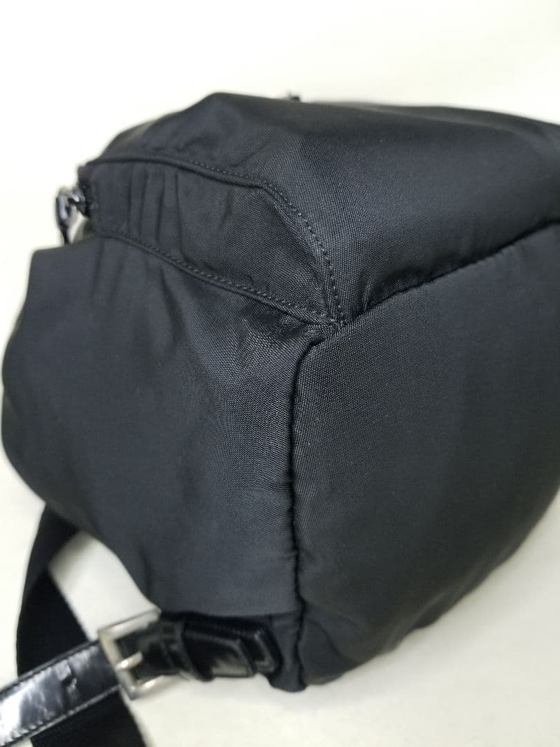 ゆ*こ様 PRADA プラダ リュックサック バッグパック 三角ロゴ