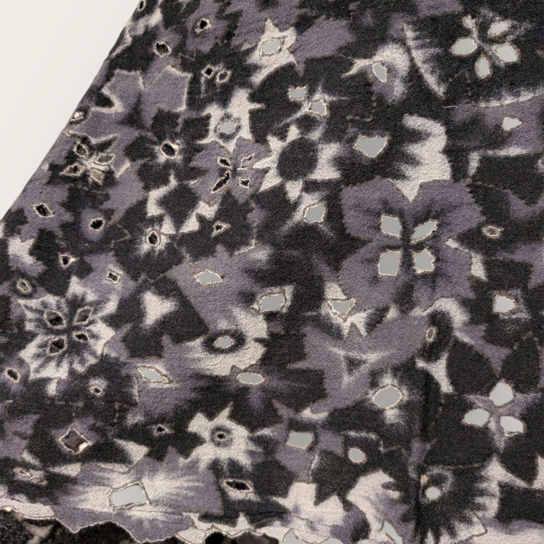 ヨーガンレール　花柄刺繍　スカラップ　カットワーク　ストール　ショール