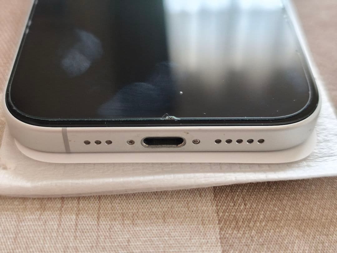 iPhone16 SIMフリー ホワイト Apple ケース付 バッテリー良好