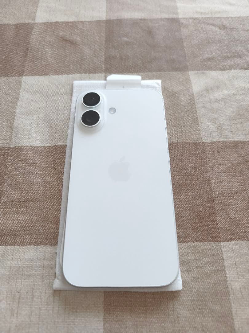 iPhone16 SIMフリー ホワイト Apple ケース付 バッテリー良好