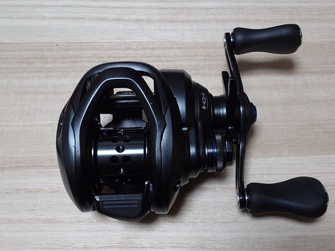 SHIMANO SLX BFS ベイトリール