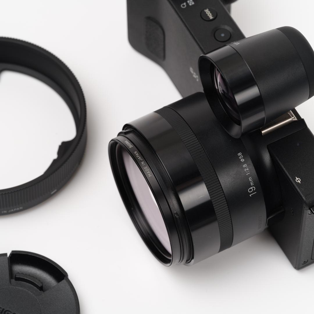 SIGMA dp1 Quattro +おまけ(光学ファインダー、レンズフード)