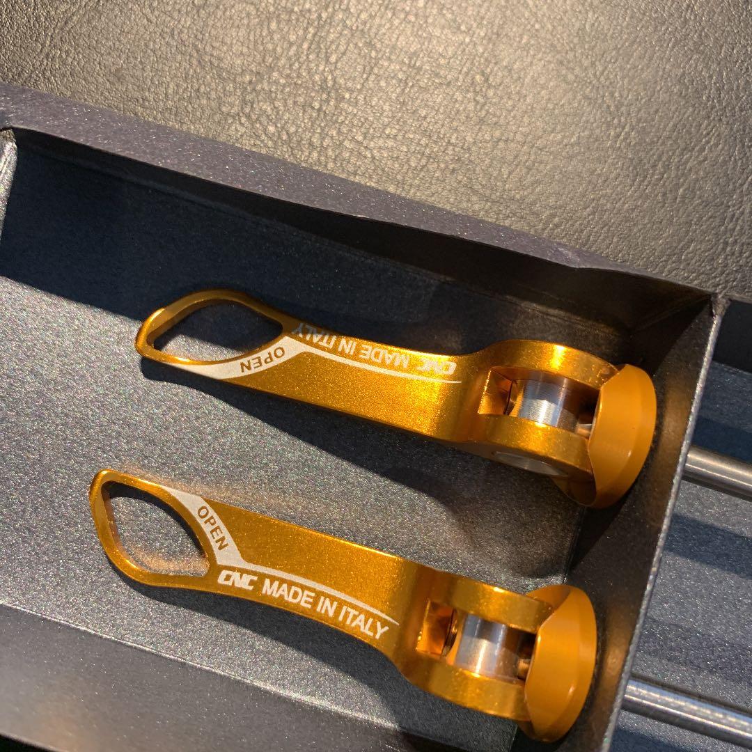 ティソのクイックレバー　イタリア製　ロードバイク　オレンジ