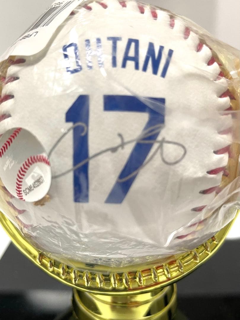 大谷翔平 ボブルヘッド &プリントサイン入りボール& Topps カード