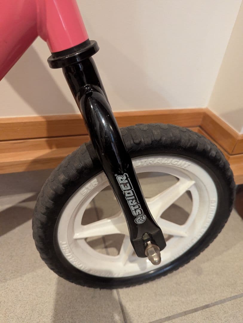 STRIDER ストライダー ピンク カスタム コドモディーポ スタンド付き