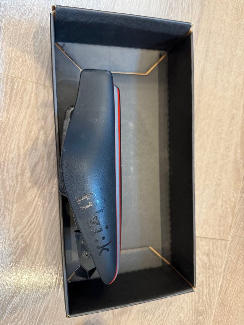 自転車サドル　fizi:k TRITON 6.5