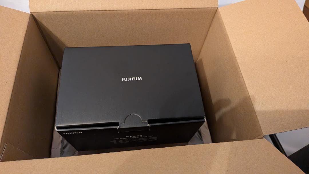 Fujifilm XF16-55mm F2.8 R LM WR おまけつき