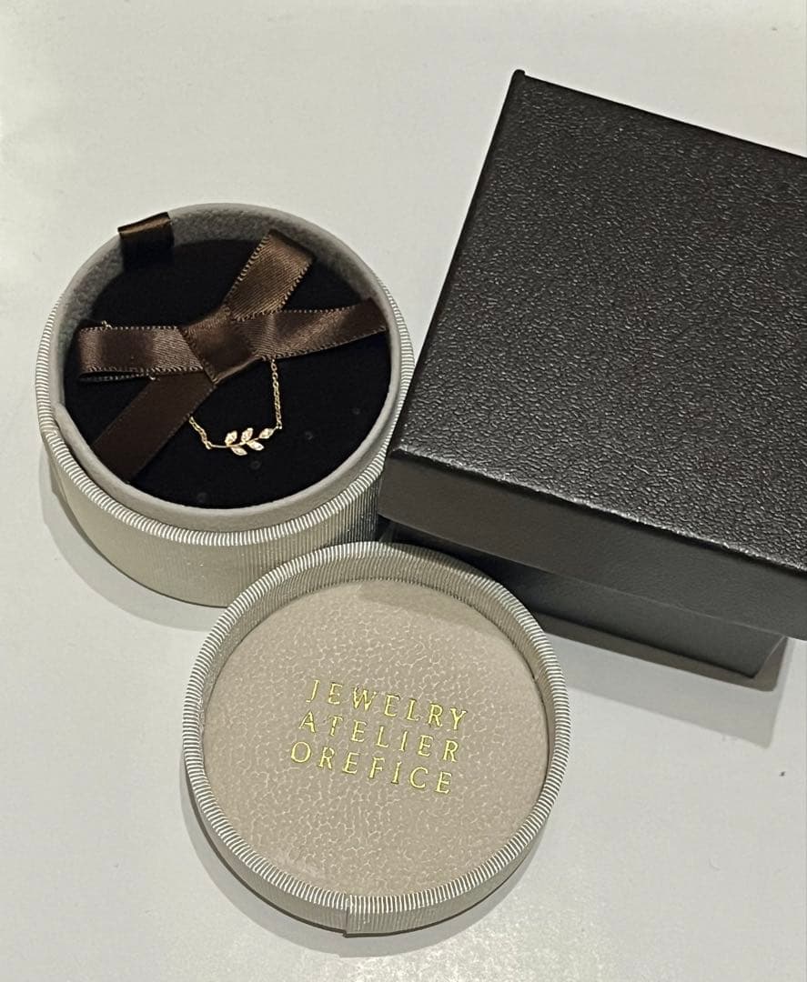 オレフィーチェ　K18　リーフ ブレスレット