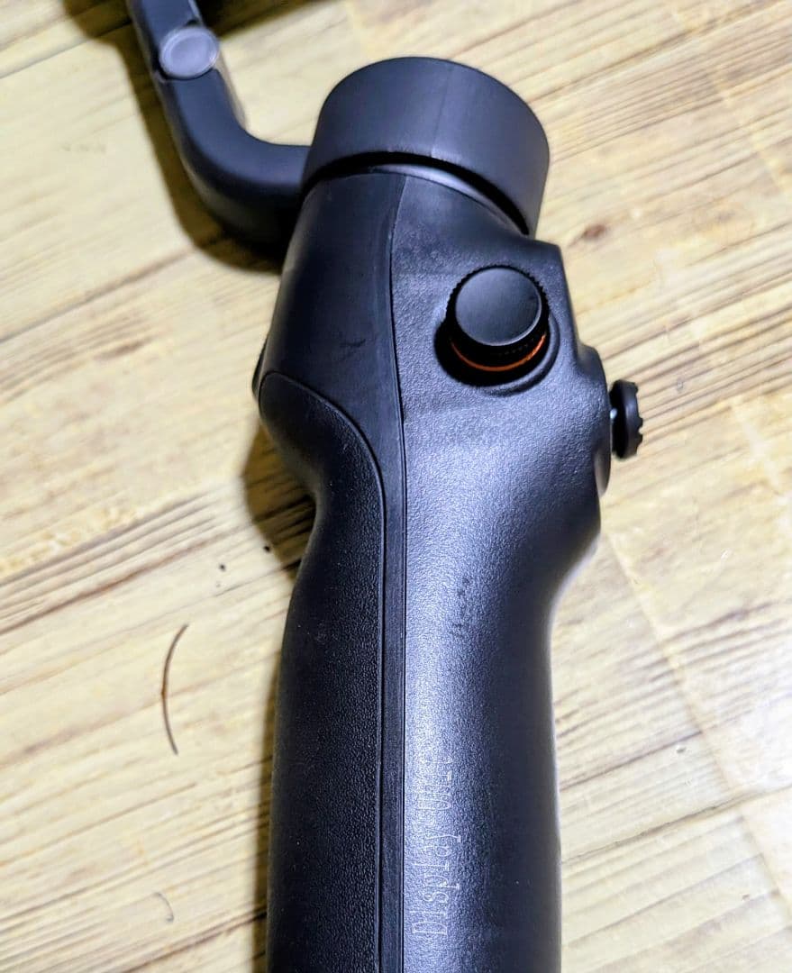 ほぼ新品　DJI Osmo Mobile 6 ジンバル　スタビライザー