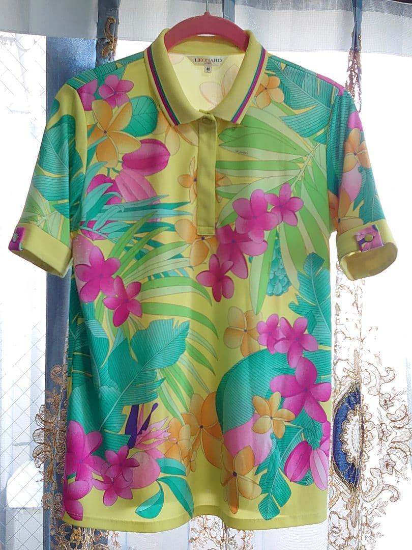 レオナール 華やかです‼️ トロピカルな花柄 ポロシャツ未使用タグ付き