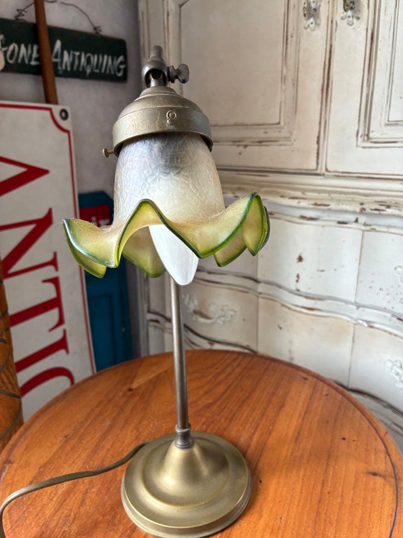 フランス　アンティーク　真鍮　デスク　ベッド　テーブル　ランプ　シェード２個付き