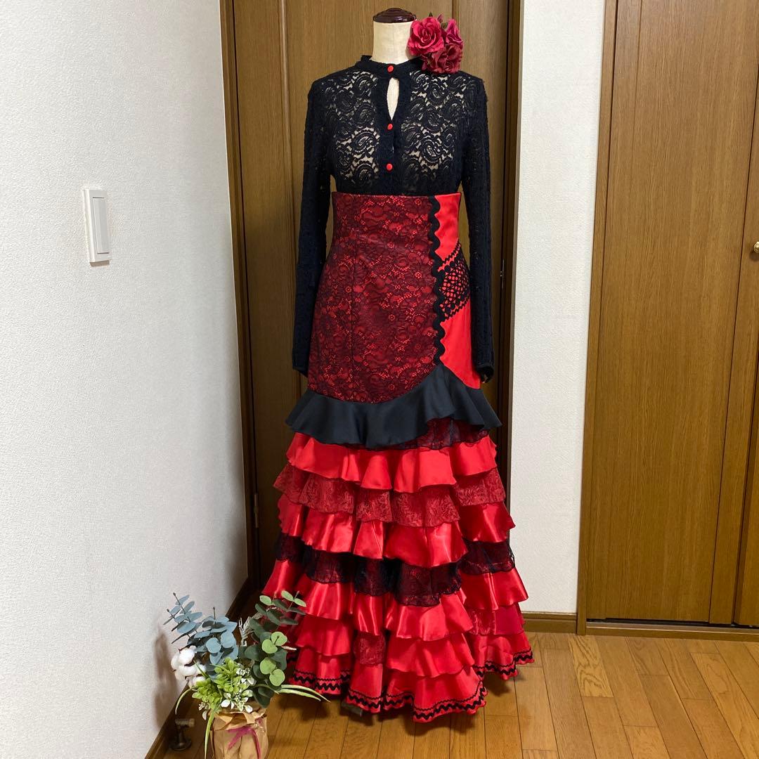 フラメンコ衣装　ハンドメイド　赤と黒のファルダ