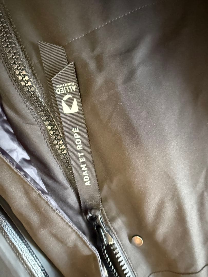 ADAM ET ROPE ブラックダウンジャケット