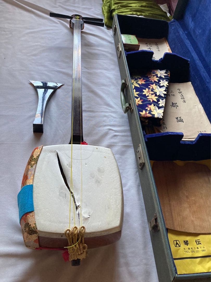 ★【最終価格】三味線　和楽器　ハードケース　バチ　その他