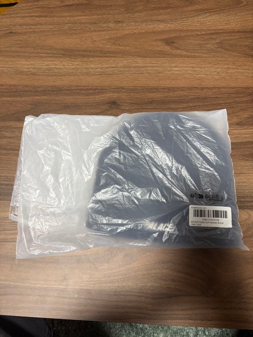 PALACE FAUX MOHAIR P NEIN CUFF BEANIE 黒