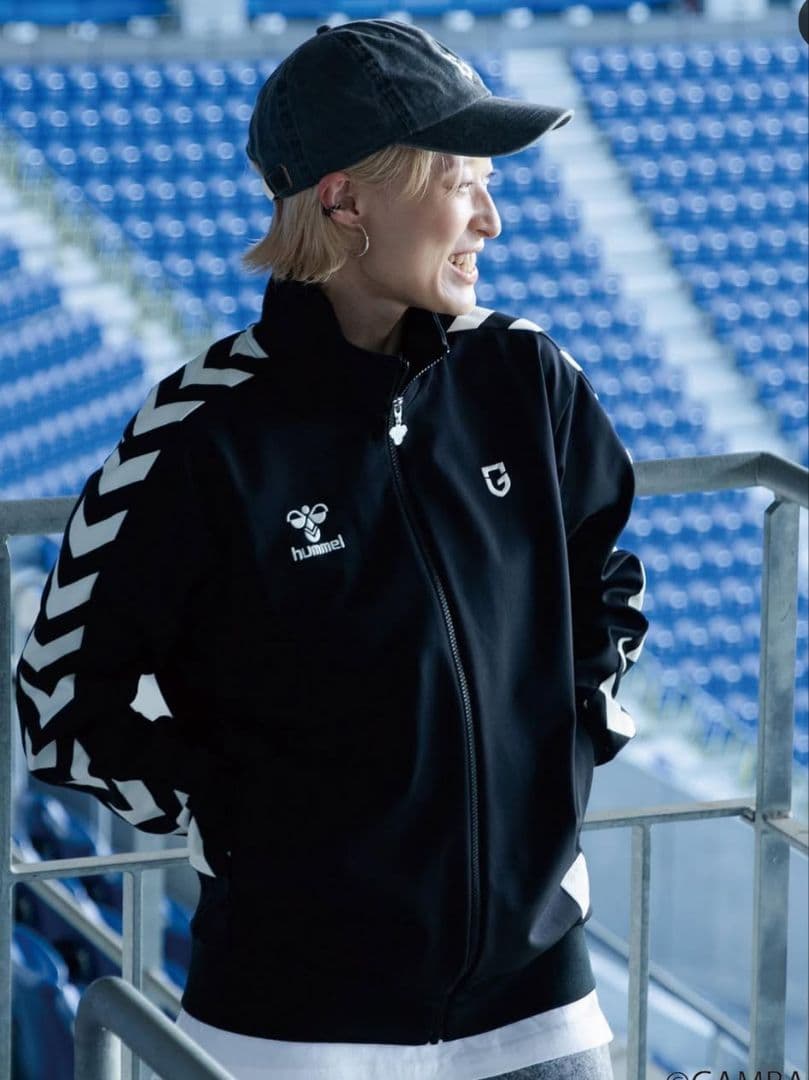 【希少】hummel 　ガンバ大阪　アンセムジャケット　Mサイズ