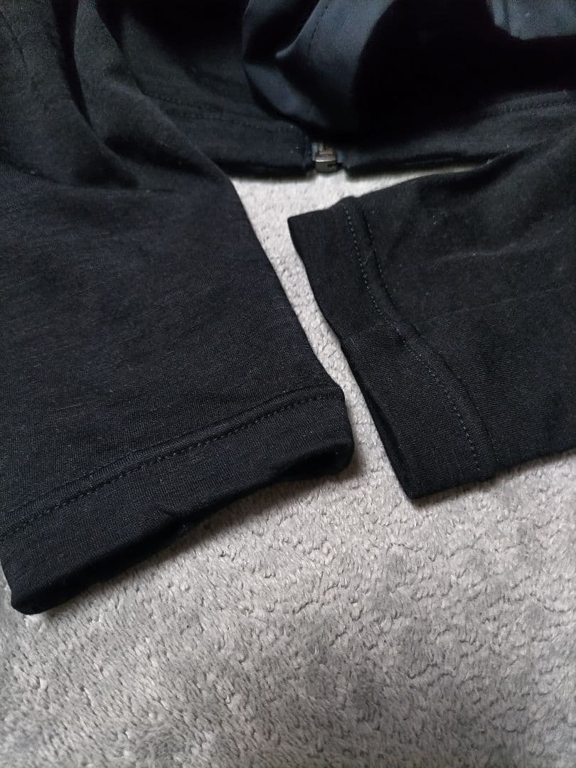 デサントゴルフ ウール ミックス ジップアップパーカー 黒 - メルカリ