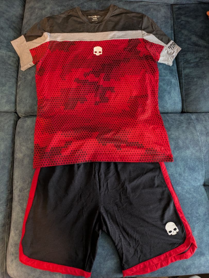 ハイドロゲン　テニスウェアL　ハーフパンツM　スポーツウェア　セットアップ　半袖