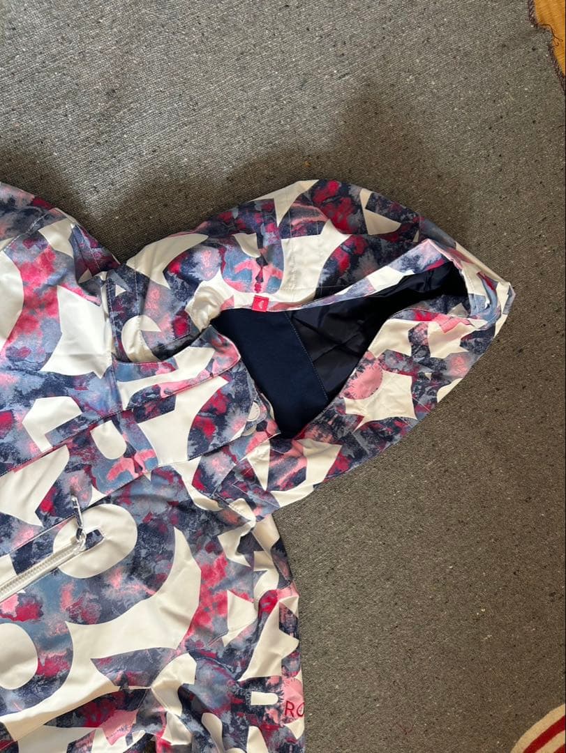 新品 ROXY スノーボードウェア Sサイズ　上下セット