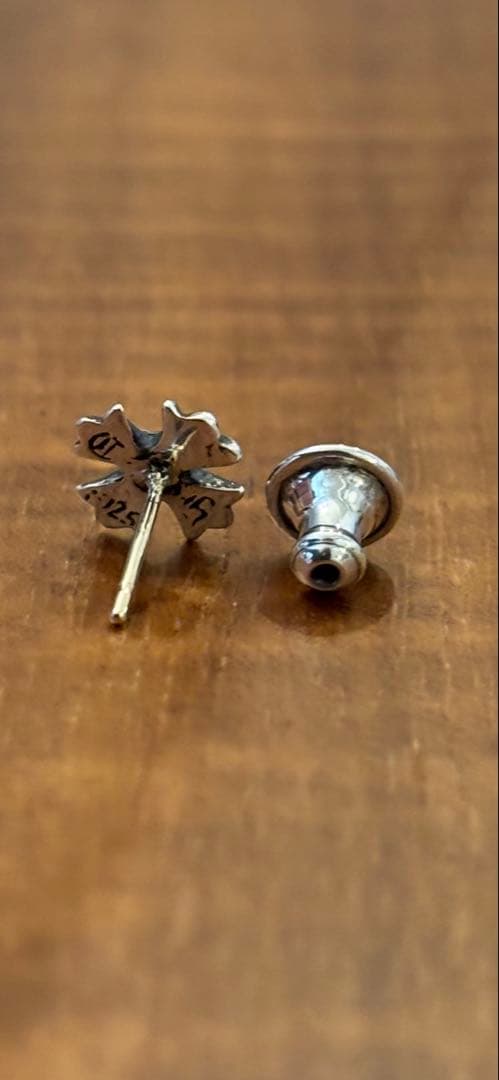 クロムハーツスタッドピアスアフターパヴェ片耳用