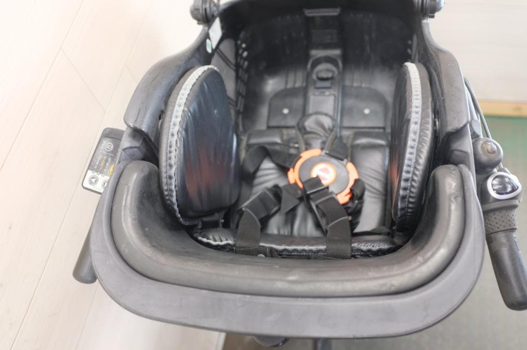 パナソニック ギュット　　20インチ　3段　8.9Ah（5点灯）充電器あり