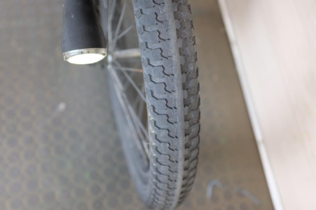 パナソニック ギュット　　20インチ　3段　8.9Ah（5点灯）充電器あり