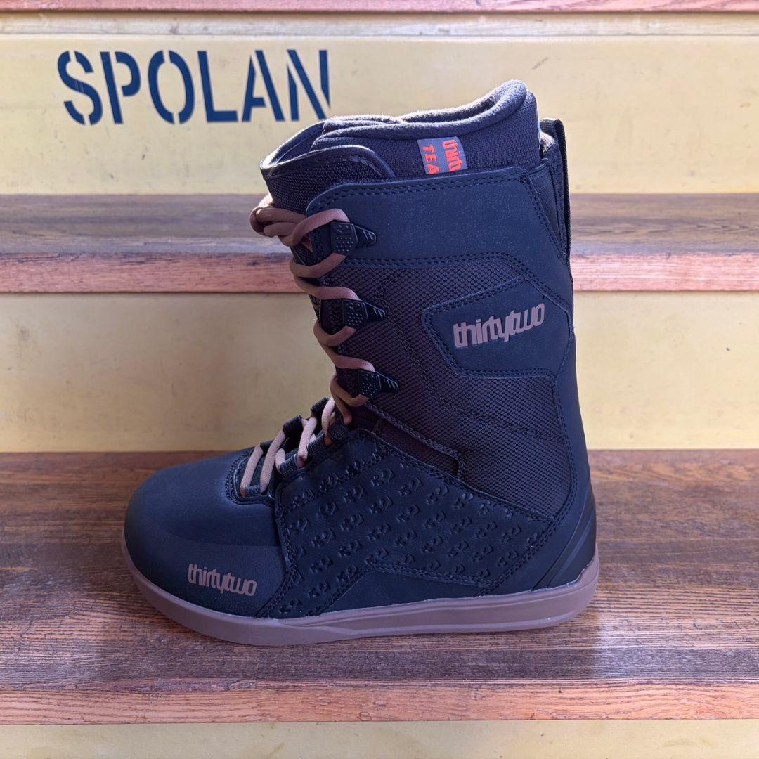 THIRTYTWO 2026 【LASHED】BLACK/GUM 27.5cm