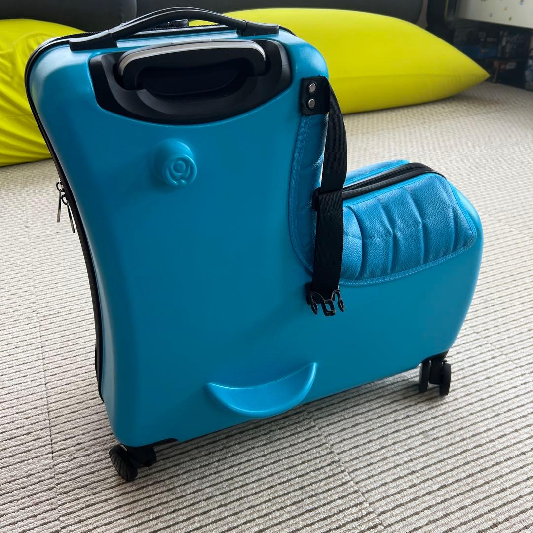 子供が乗れるキャリーケース