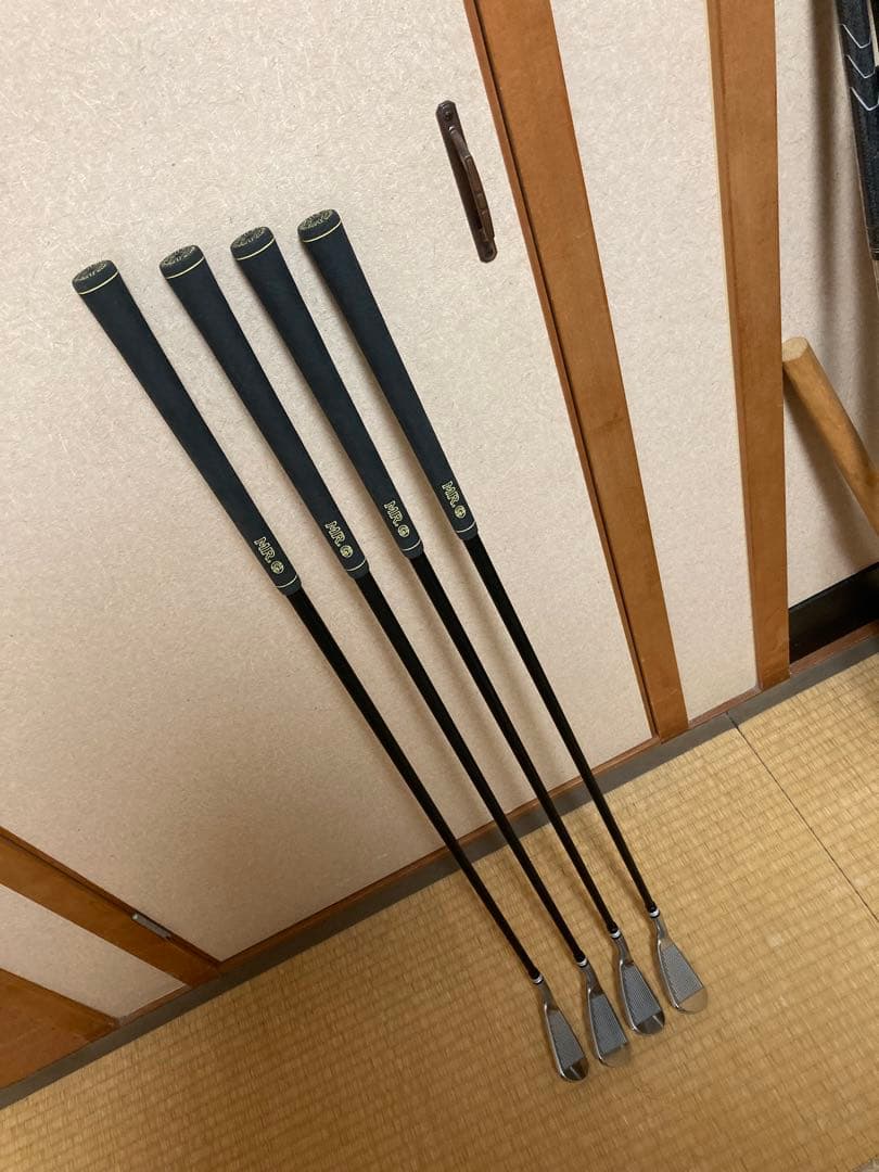 ミステリー HS830FORGED 中空アイアン４本＃８～44度